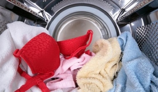 Những loại quần áo cứ giặt bằng máy giặt là hỏng cực nhanh