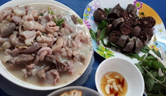 Những quán lòng lợn ngon nức tiếng quận Long Biên, Hà Nội