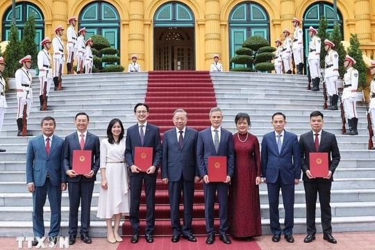 Tổng Bí thư, Chủ tịch nước Tô Lâm trao quyết định bổ nhiệm tân Đại sứ