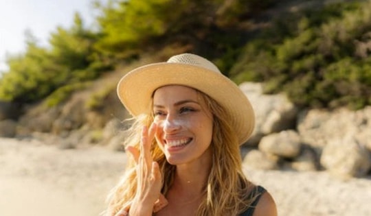 Kem chống nắng và viên uống chống nắng - đâu là lựa chọn lý tưởng?