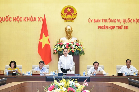 Bổ sung các nội dung nhân sự; khẩn trương tham mưu nhóm vấn đề chất vấn tại kỳ họp thứ 8