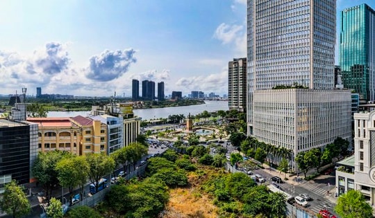 Hiện trạng loạt đất vàng bị bỏ hoang nhiều năm tại TPHCM