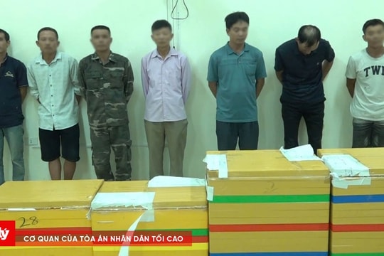 Bắt 8 đối tượng thu giữ 2,3 tấn pháo lậu