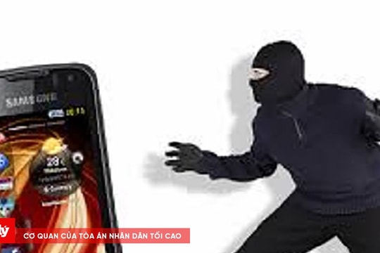 Hai bị cáo người Angieri hành nghề trộm cắp ngay trung tâm Hà Nội.