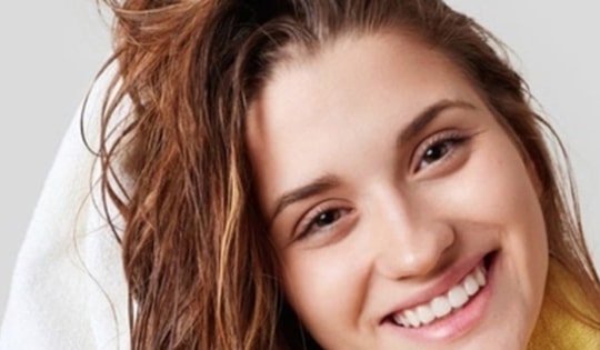 7 nguyên liệu thêm vào dầu gội giúp giảm rụng tóc trong mùa thu