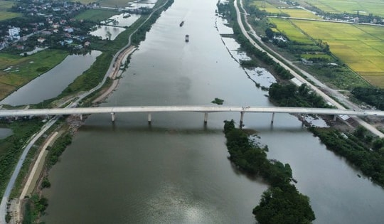 Hiện trạng cầu Bến Mới nối Nam Định - Ninh Bình chuẩn bị thông xe trong tháng 10