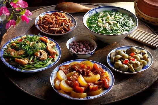 5 thói quen ăn uống đang rút ngắn tuổi thọ của bạn