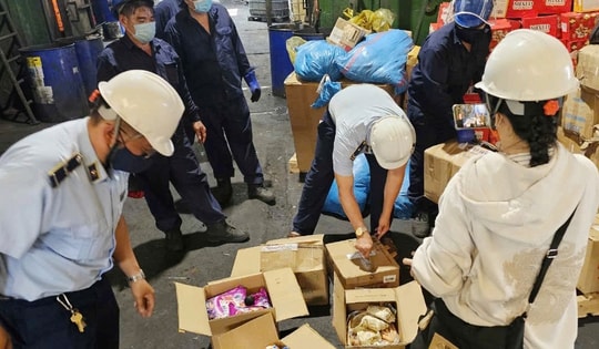 Công khai kinh doanh hàng giả Louis Vuitton, Chanel, Gucci trên mạng xã hội, nhiều cửa hàng bị xử lý