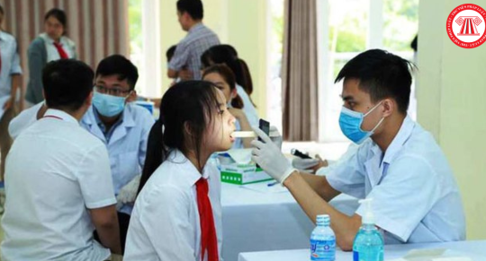 Bảo đảm các điều kiện về phòng y tế, nhân viên y tế trường học