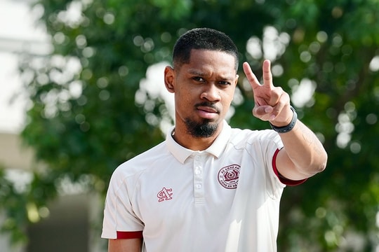 Hậu vệ Jason Quang Vinh nhập quốc tịch Việt Nam, có kịp dự AFF Cup?