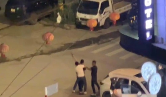 Nổ súng bắn về phía người dân vì bị nhắc nhở nói nhỏ lại