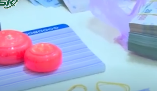 Bản tin thời sự 23/10: Lợi dụng sơ hở của dì ruột, cháu gái U60 'cuỗm sạch' 100 lượng vàng