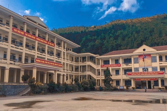 Đình chỉ công tác Hiệu trưởng; kiểm tra trách nhiệm người đứng đầu