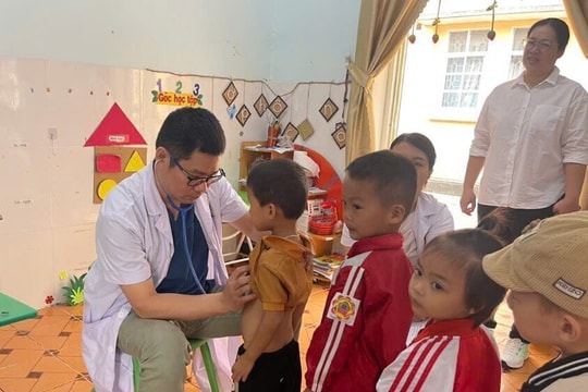 Lạng sơn: Trên 8.800 trẻ được Bệnh viện E Hà Nội khám sàng lọc tim miễn phí