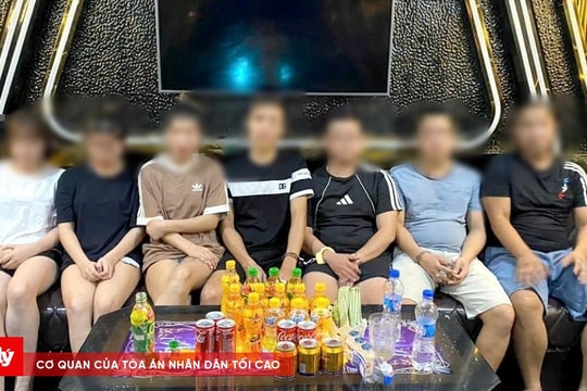 Nam nữ thanh niên hẹn nhau "bay lắc" tại quán karaoke