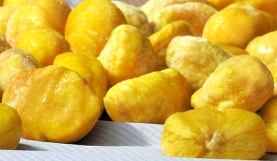 Bí quyết bóc vỏ hạt dẻ không cần dao kéo