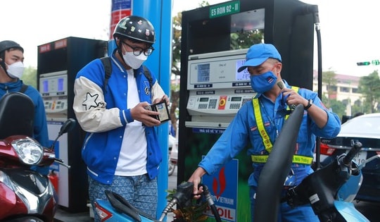 Từ 15h hôm nay, giá xăng dầu tăng giảm đan xen, mức giảm không đáng kể