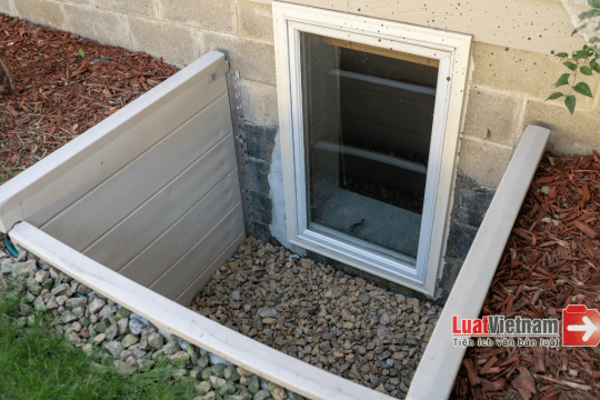 Có được xây nhà bịt cửa sổ nhà hàng xóm hay không?