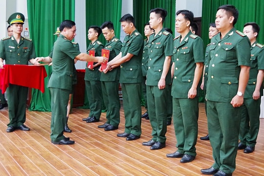 Bộ Quốc phòng đề xuất sửa quy định thăng quân hàm, nâng lương sĩ quan trước thời hạn