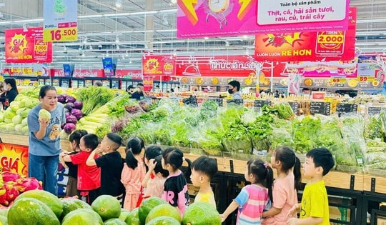 Chỉ còn 4 ngày, người tiêu dùng mua hàng được khuyến mại sâu đến 50%