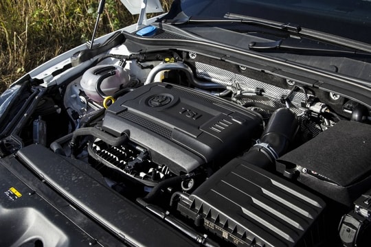 Ưu, nhược điểm của động cơ nằm ngang và động cơ nằm dọc trên xe