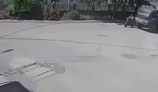 Xe tải va chạm xe đạp điện khiến một học sinh tử vong thương tâm ở Sơn La