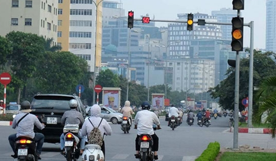Từ 2025, vượt đèn đỏ, đèn vàng có thể bị phạt tăng thêm 2 triệu đồng