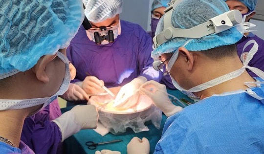 Hi hữu: Nam thanh niên 23 tuổi tự tay cắt cụt 'của quý' của mình