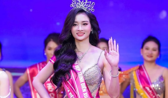 Nữ huấn luyện viên Yoga đăng quang Hoa hậu
