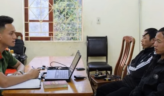 Nghi ngờ bị 'làm cúng thả ma', nhóm đối tượng bắt giữ hai vợ chồng rồi treo lên xà nhà