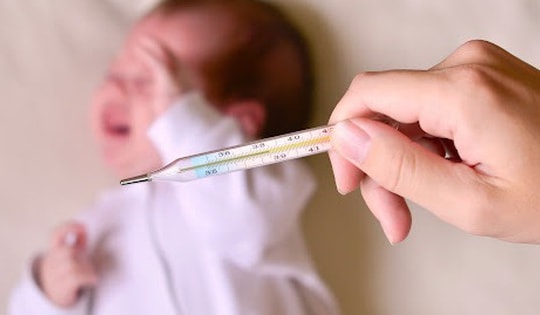 6 dấu hiệu bất thường khi mất nước và cách xử trí