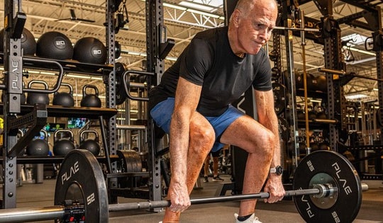 Cụ ông phá kỷ lục Guinness ở tuổi 82, có chế độ ăn uống tập luyện khiến ai cũng nể