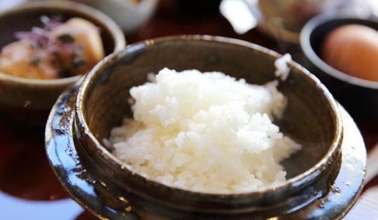 Nhớ làm thêm bước này để nấu cơm vừa dẻo vừa ngon