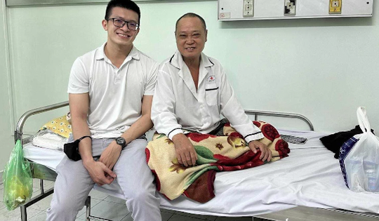 Trung tâm tiêm chủng FPT Long Châu kịp thời sơ cứu cho bệnh nhân cao tuổi bị đột quỵ