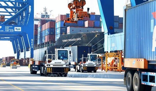 Xuất khẩu của Việt Nam sang Mỹ tăng vọt khi chuỗi cung ứng thay đổi