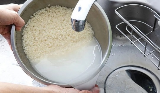 Có nên vo gạo trong lòng nồi cơm điện không: 7 nhà sản xuất lên tiếng về thói quen bấy lâu nay nhiều người vẫn hiểu sai