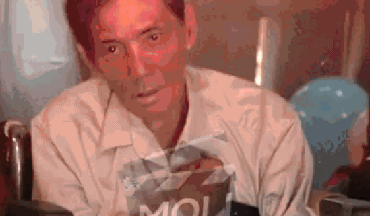 Xuất hiện hình ảnh Thương Tín ngồi xe lăn, thực hư thế nào?