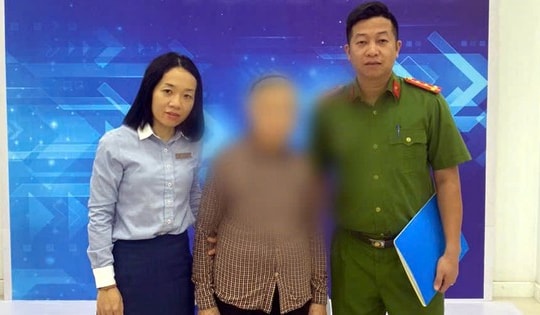 Ngăn chặn kẻ giả danh công an lừa tiền của cụ bà ở Hà Nội