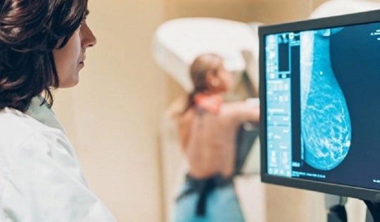 Bệnh ung thư vú tăng nhanh ở nhóm phụ nữ nào?