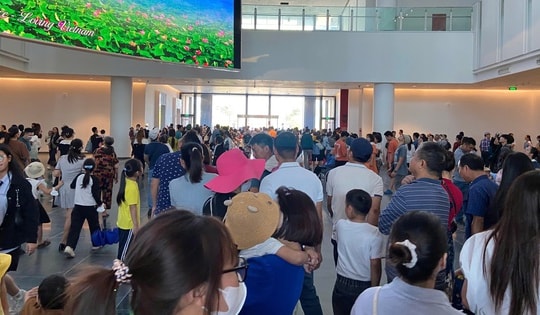 Bảo tàng Quân sự Việt Nam có gì mà đón hàng nghìn lượt khách trong tuần đầu mở cửa?