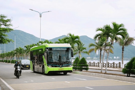VinBus khai trương tuyến buýt điện đầu tiên tại Nha Trang