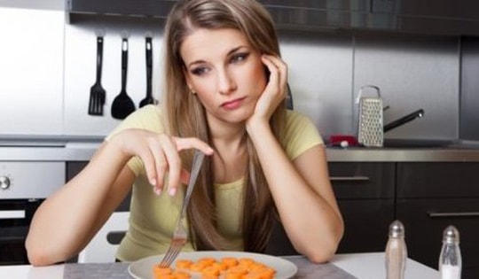 7 thực phẩm gây mất ngủ, lão hóa nhanh