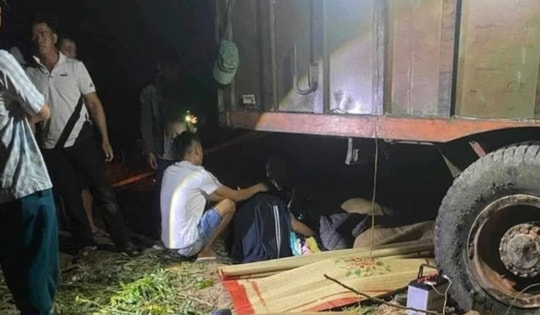 Người lái máy cày cán hai vợ chồng trú mưa tử vong đối diện hình phạt nào?