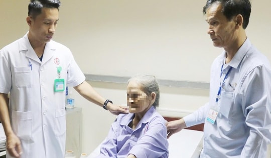 Cứu cụ bà 89 tuổi ở Hải Dương bị vỡ ruột thừa trước khi nhập viện