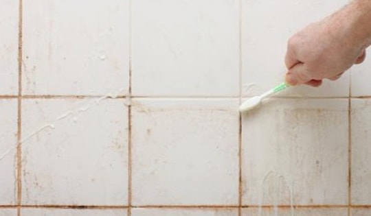 Cách làm sạch nền nhà tắm nhanh chóng và hiệu quả
