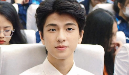 Tin sáng 11/11: Vẻ đẹp trai của nam sinh trường ĐHSP khiến cư dân mạng 'nổi sóng'; Biển Đông đón 3 cơn bão liên tiếp