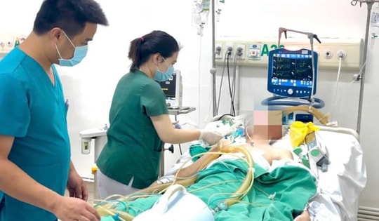Mệt mỏi, sụt cân, ho khi ăn uống, nam thanh niên 21 tuổi ở Hà Nội bất ngờ phát hiện bị thủng thực quản