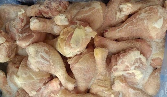 Đón lõng xe tải đang lưu thông, chặn đứng hơn 300kg đùi gà không đảm bảo an toàn vệ sinh thực phẩm