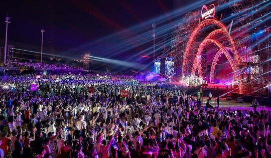 Khai mở xứ sở diệu kỳ mùa lễ hội với supershow 8WONDER Winter 2024