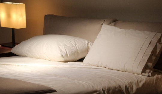 Cho người lạ mượn giường ngủ ảnh hưởng đến tài vận và tác động xấu tới sức khỏe của gia chủ